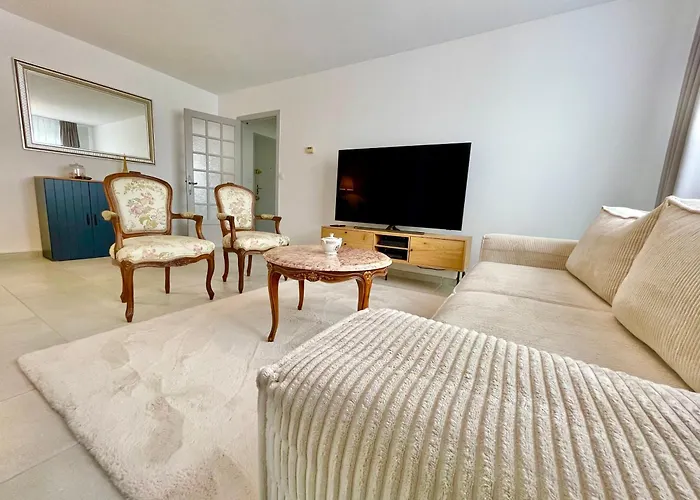 Appartement Chaleureux En Centre-Ville